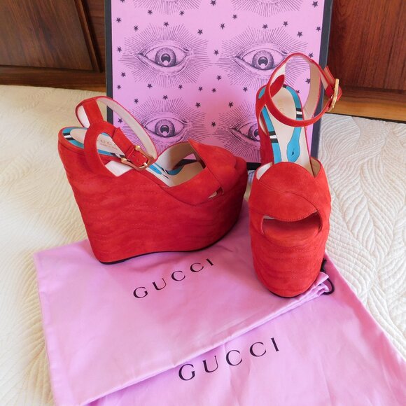 NIB Gucci Sally suede hibiscus red platform wedge heels ankle strap sandals 38 - Picture 16 of 16